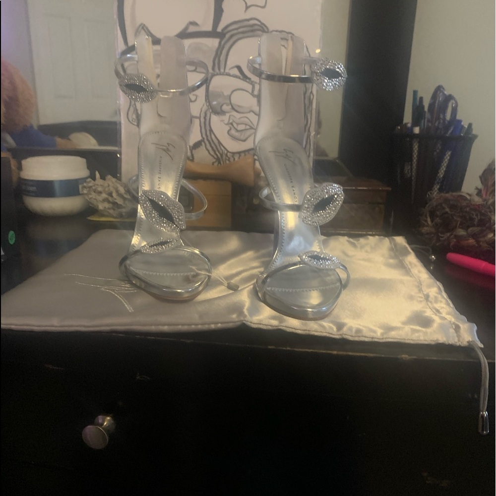 giuseppe zanotti size 9 heels